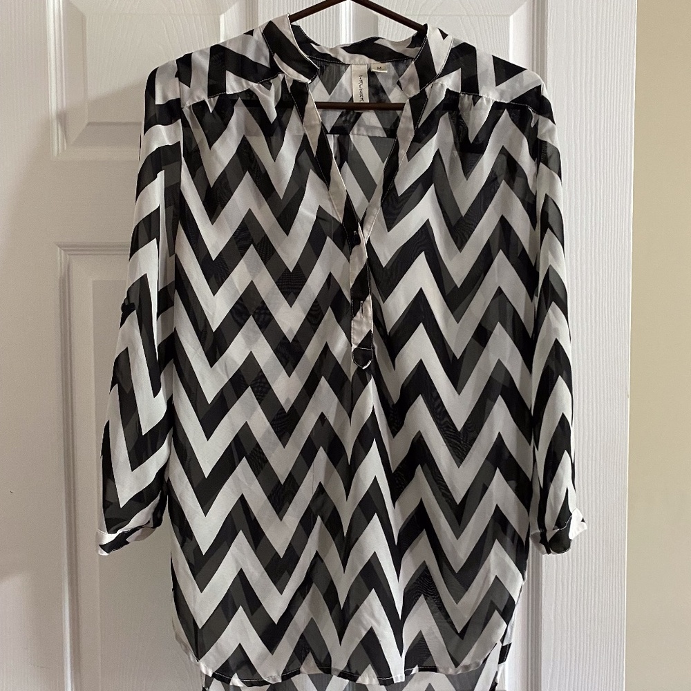 Black and White Gingham design Pullover Blouse by Tacera